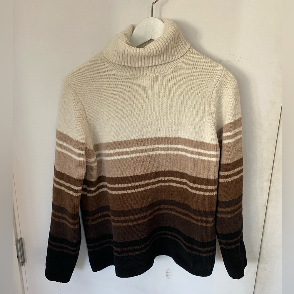 Ombré turtleneck sweater